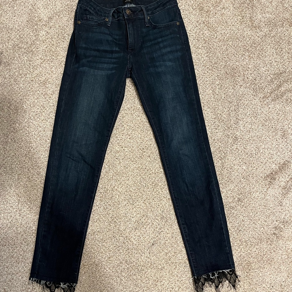 Just black denim jeans. Black lace on the bottom. Size 25